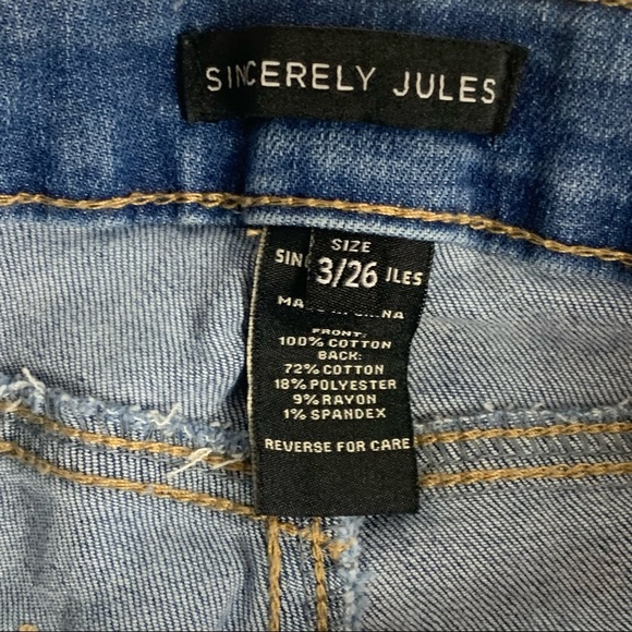 Sincerely Jules Distressed Light Wash Jeans Size 3 / 26 - Picture 3 of 5